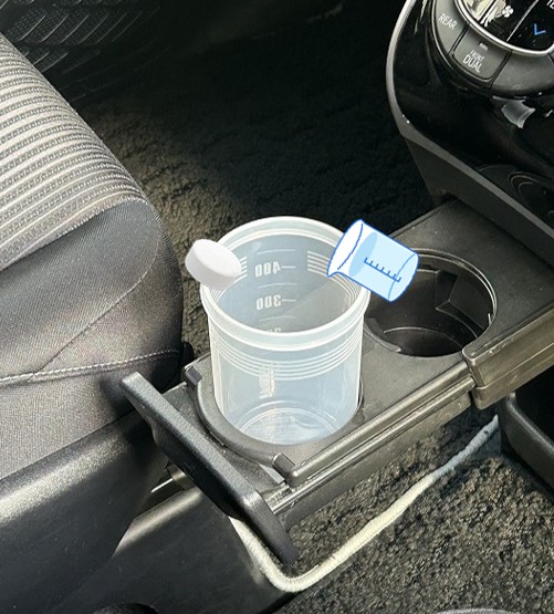 ガス発生準備：カップに錠剤と水を入れ密閉するイラスト